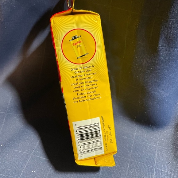 NWT Kodak FunSaver disposable camera w/ flash - 27 exp - Picture 2 of 4